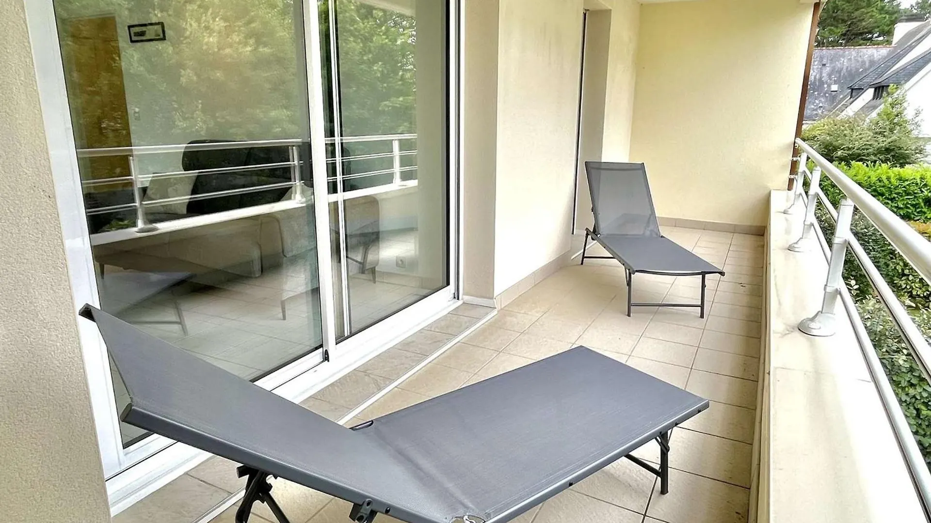 Confortable T2 Residence Calme Avec Balcons Et Parking - Fr-1-479-233 엔느봉 아파트